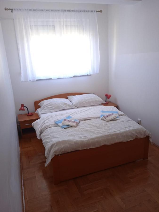 Apartment Luka With Balcony, Sea View And Free Parking شيبينيك المظهر الخارجي الصورة